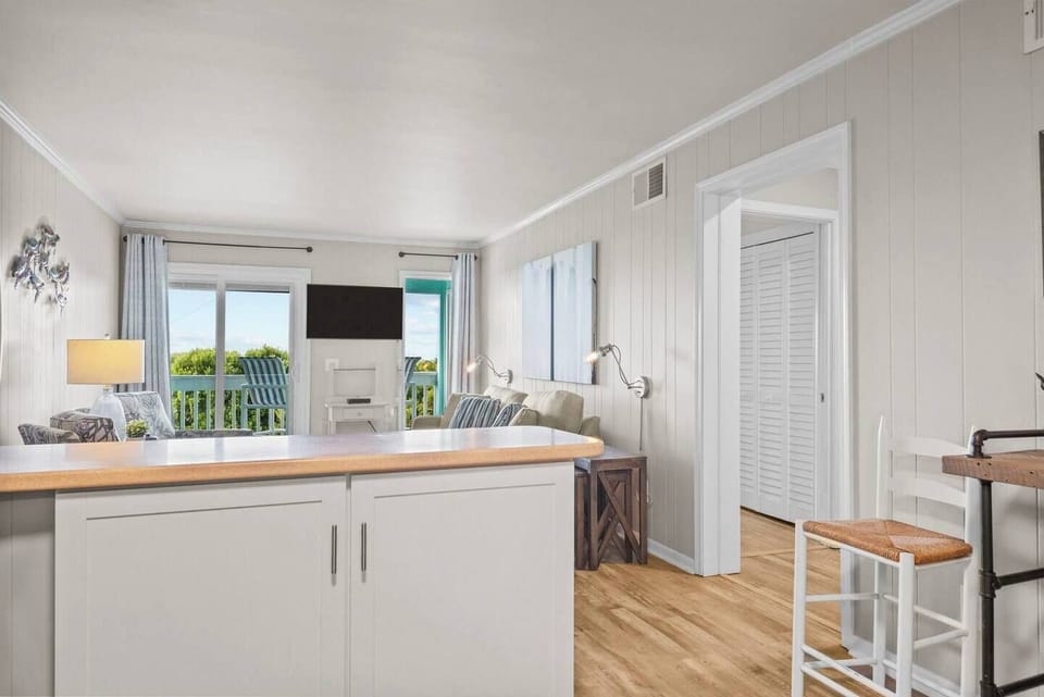 Dining Counter