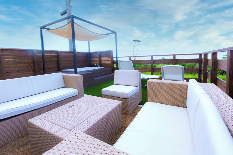 Basic Villa | Terrace/patio