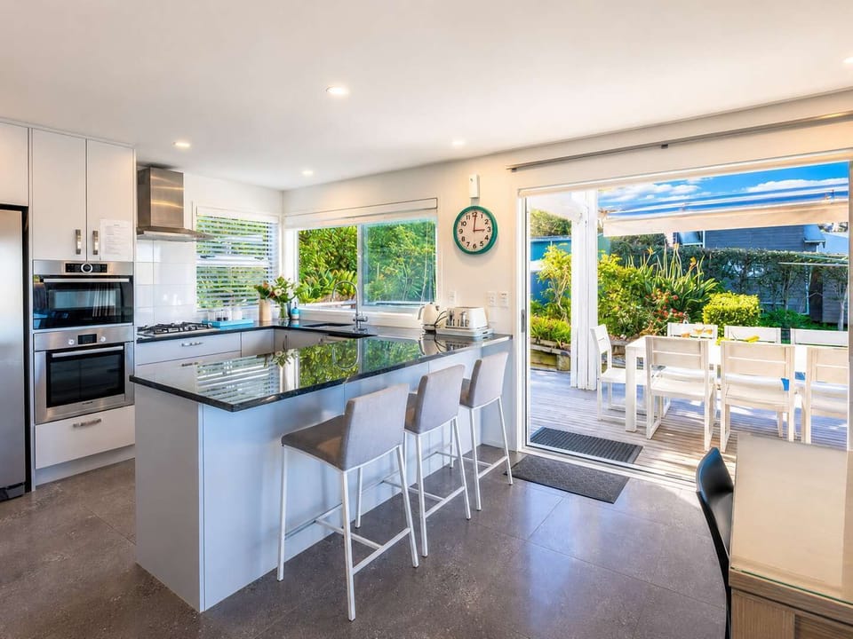 Open Plan Kitchen, Dining and Outdoor Dining