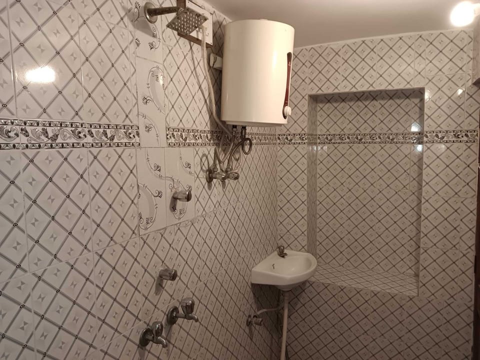 Shower, towels, soap