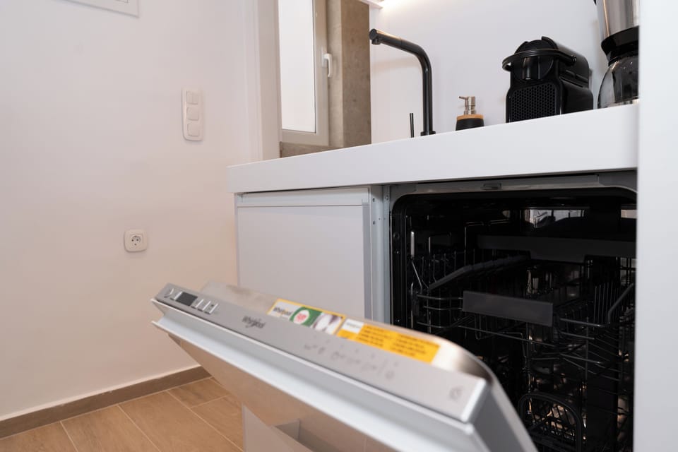 Luxury Apartment | Private kitchen | Fridge, microwave, oven, stovetop