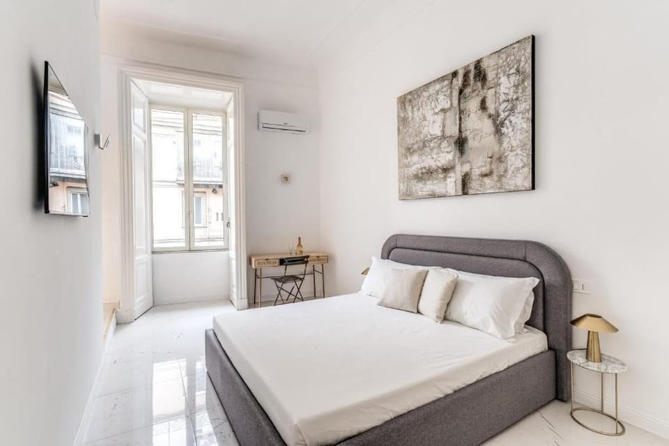 Deluxe Suite | Minibar, desk, soundproofing, free WiFi