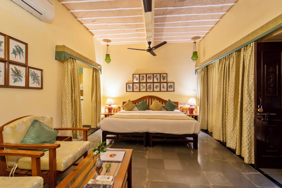 Superior Room, Balcony | WiFi (free), bed sheets