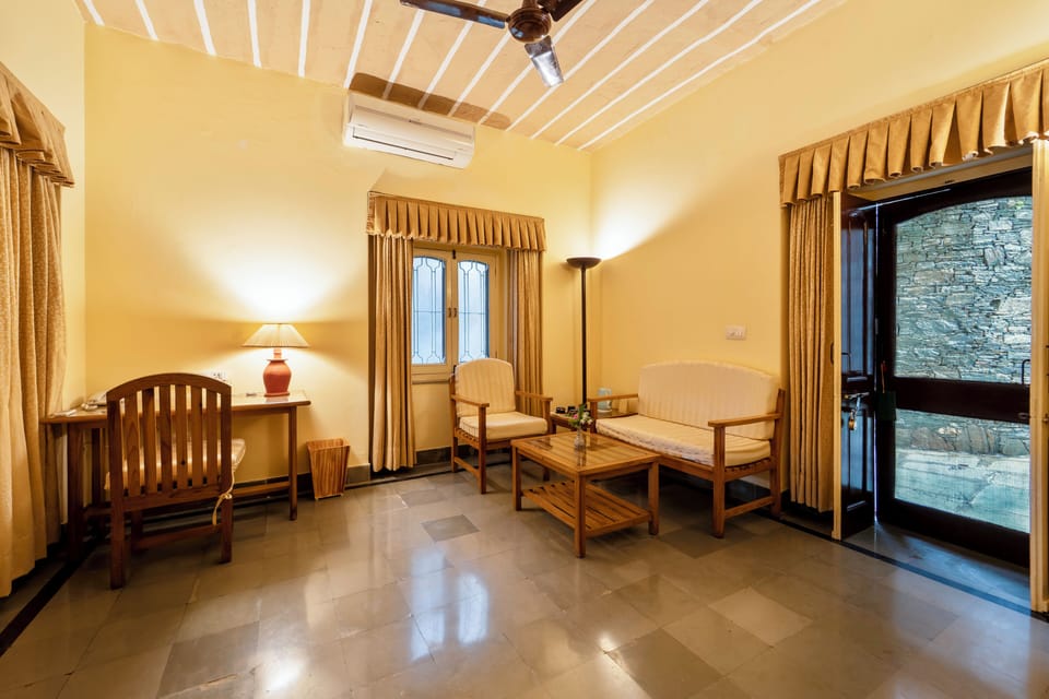 Suite, Balcony | Living area | TV, table tennis