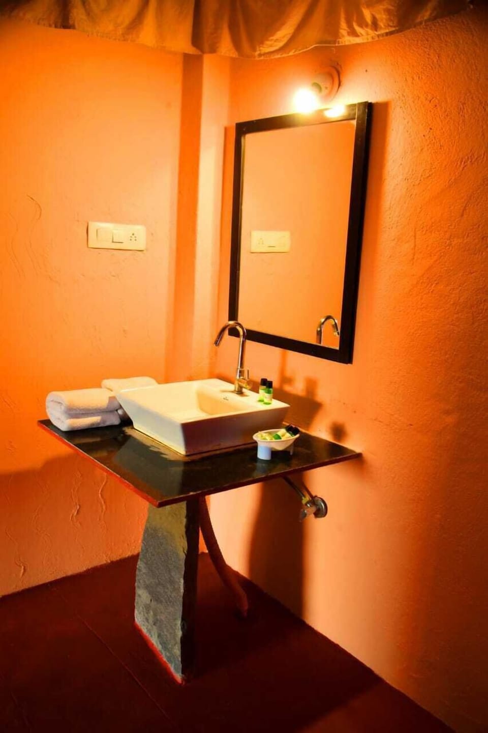 Deluxe Room, Mountain View | Bathroom | Hair dryer, slippers