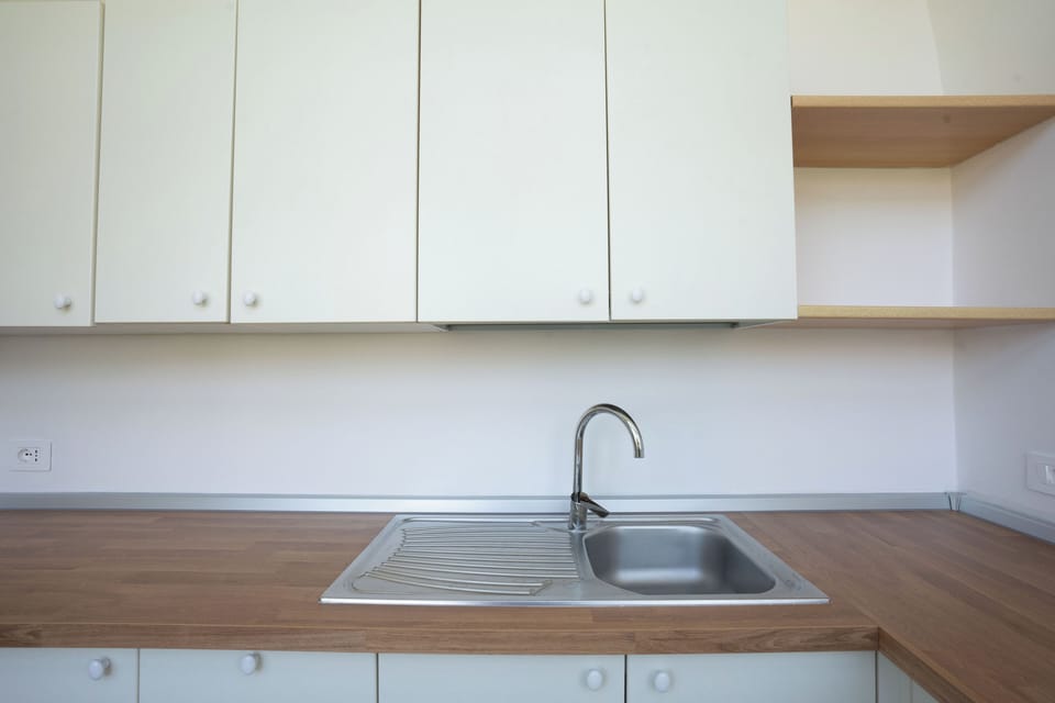 Premium Room | Private kitchen | Full-size fridge