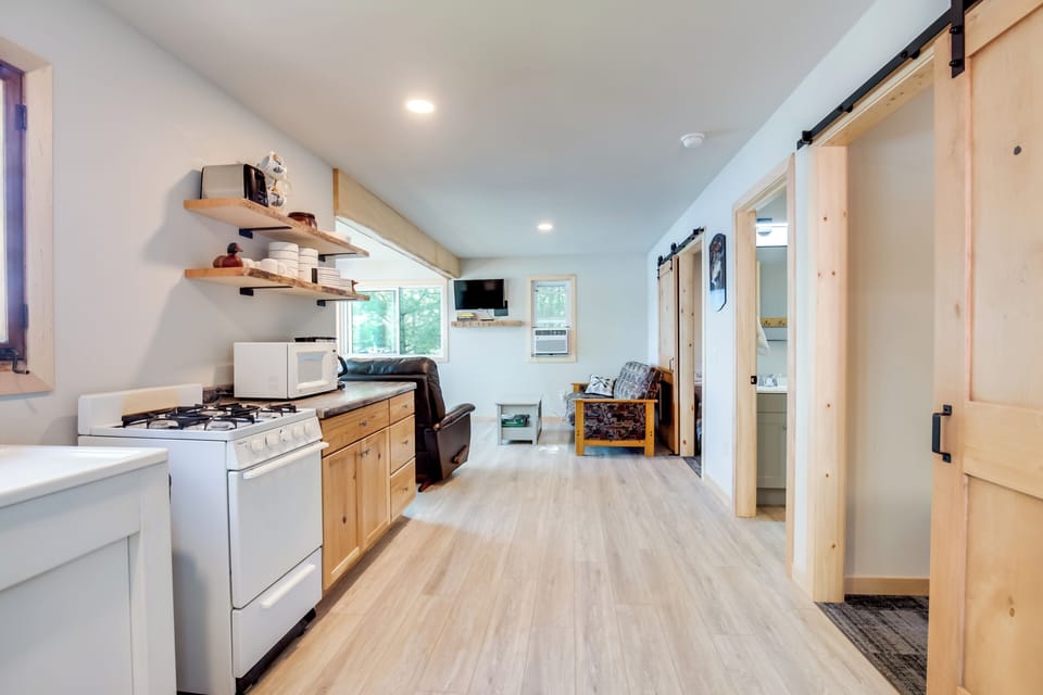 House (2 Bedrooms) | Interior