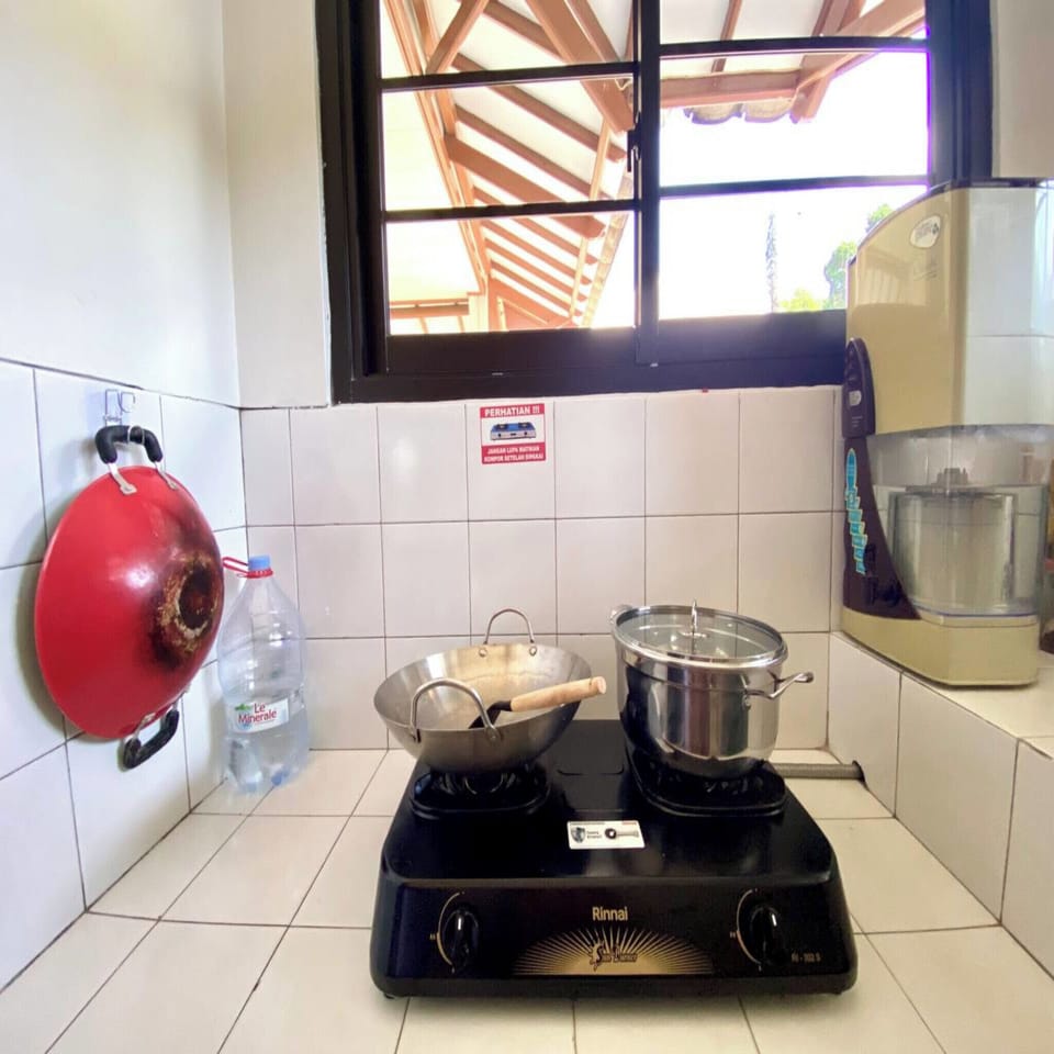 Family Villa, Multiple Bedrooms, Private Pool | Private kitchen | Rice cooker
