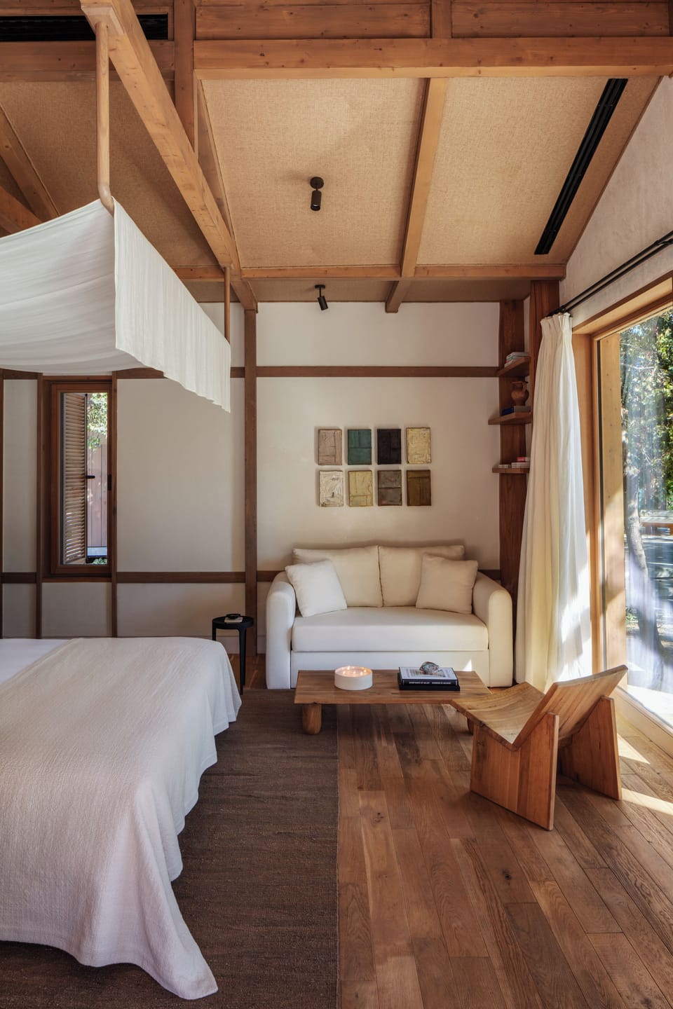 Premium bedding, minibar, in-room safe, soundproofing