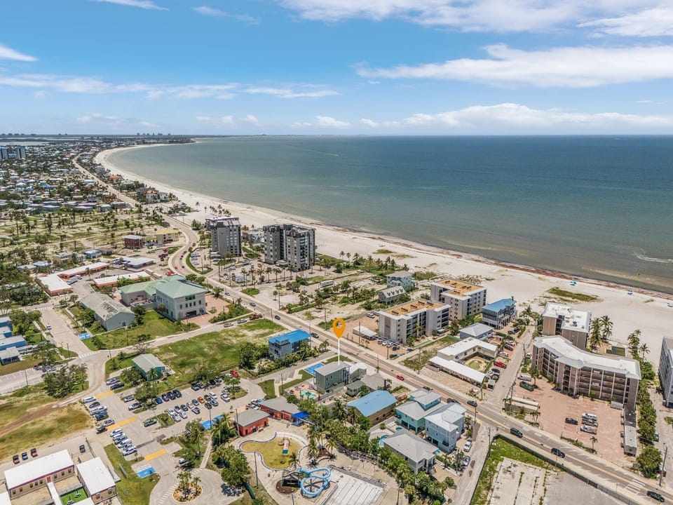 House, Multiple Bedrooms | Aerial view
