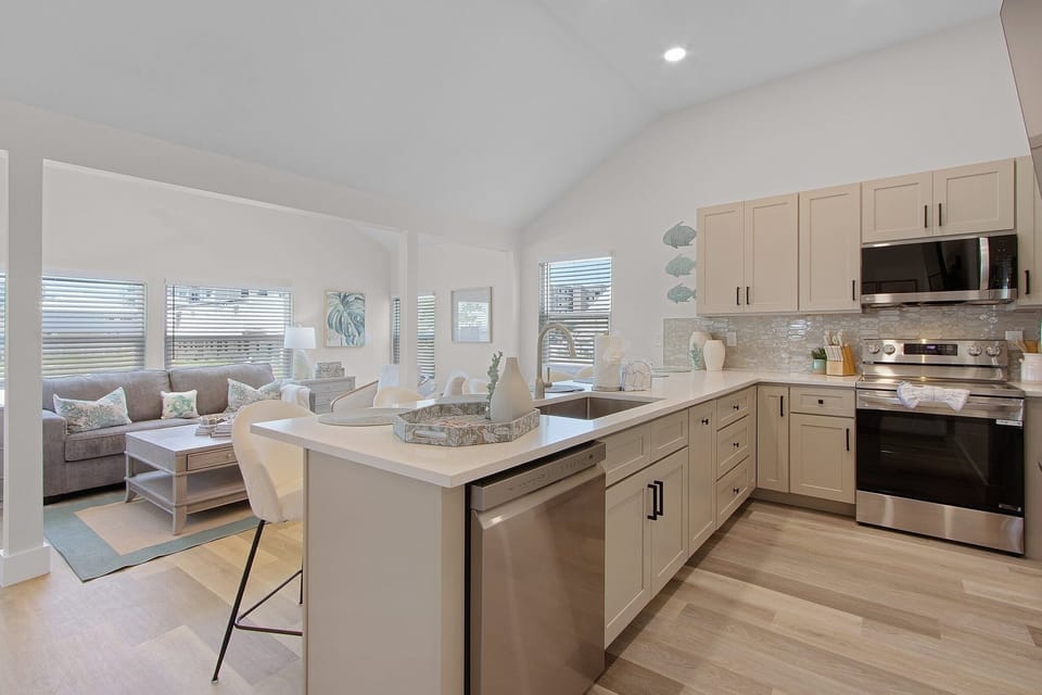 House, Multiple Bedrooms | Private kitchen | Coffee/tea maker, fridge, oven, toaster
