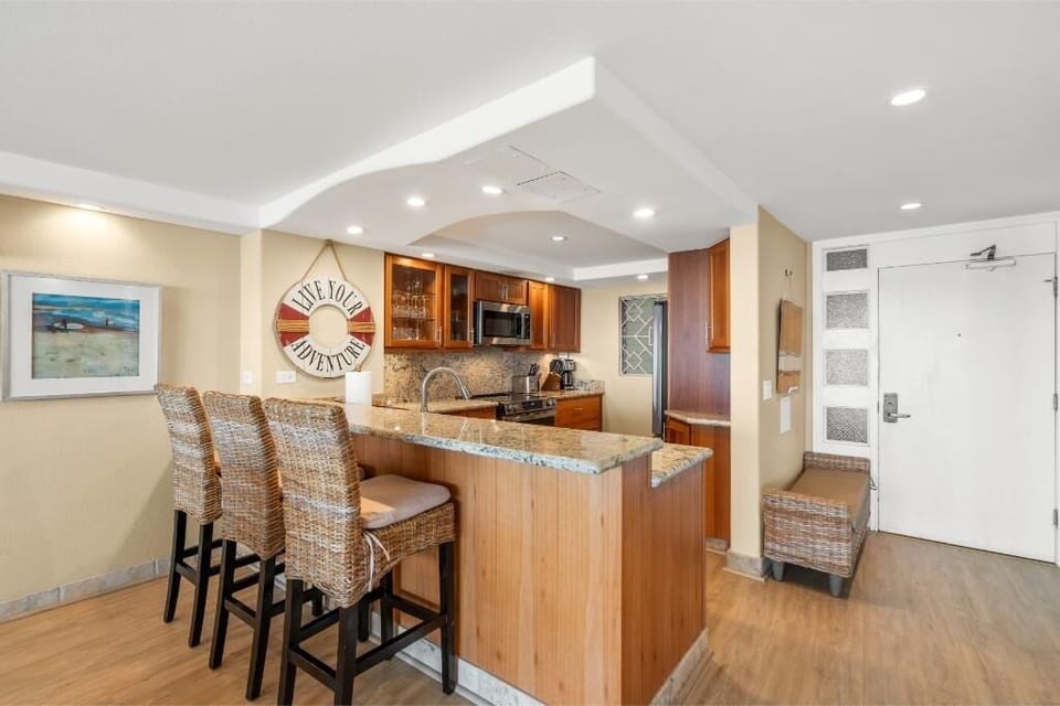Condo, 3 Bedrooms | Private kitchen | Coffee/tea maker, fridge, oven, toaster