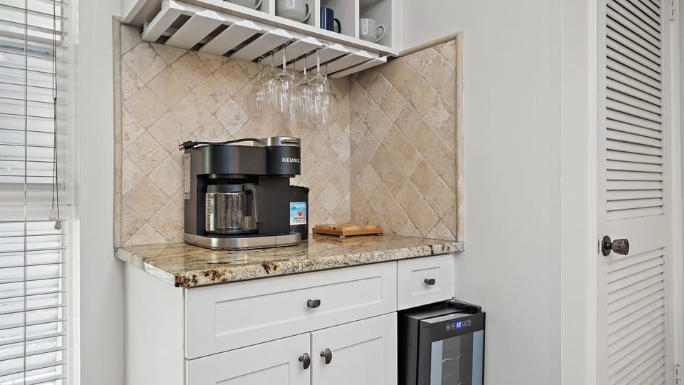 Condo, 2 Bedrooms | Private kitchen | Fridge, oven, coffee/tea maker, toaster
