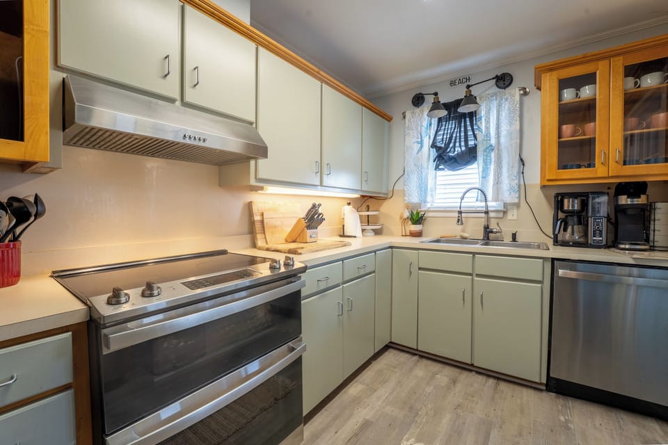 Coastal Breeze Updated Kitchen