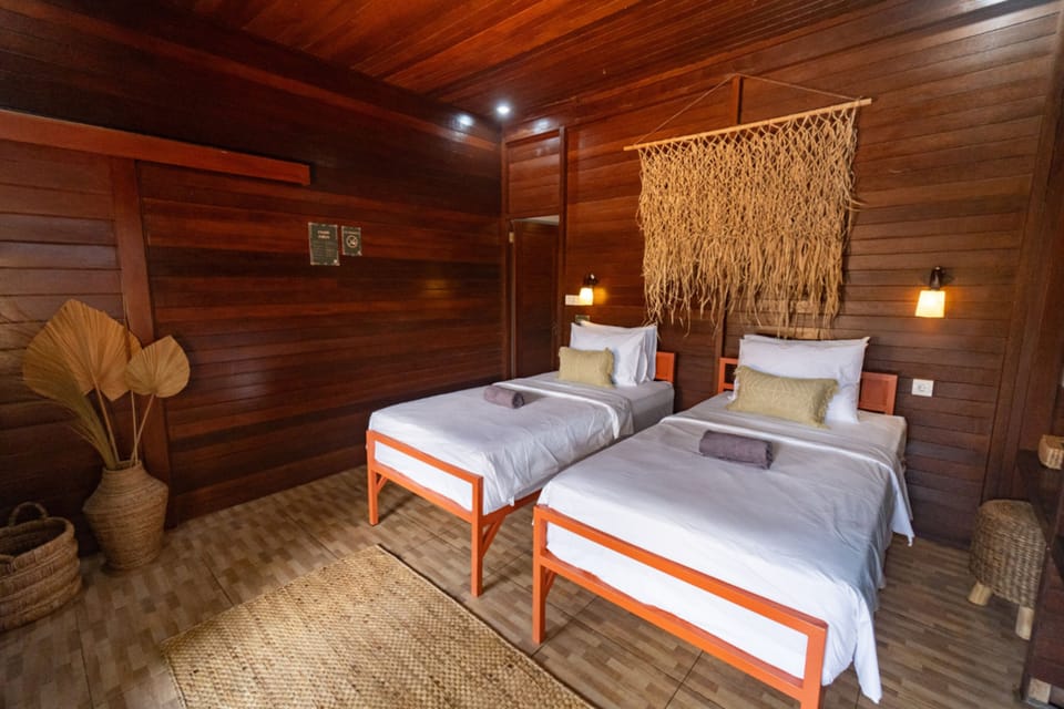 Private Twin Bungalow | Free WiFi, bed sheets