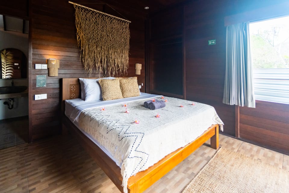 Private Double Bungalow | Free WiFi, bed sheets