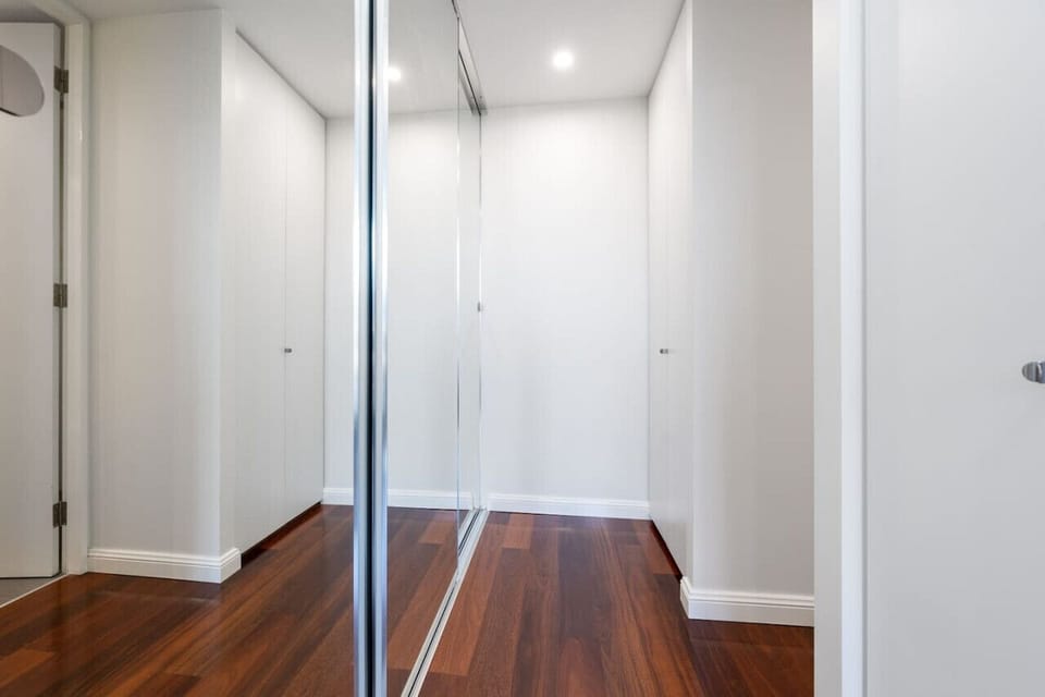 Enjoy ample storage space during your stay, with plenty of room to keep your belongings organised and accessible.