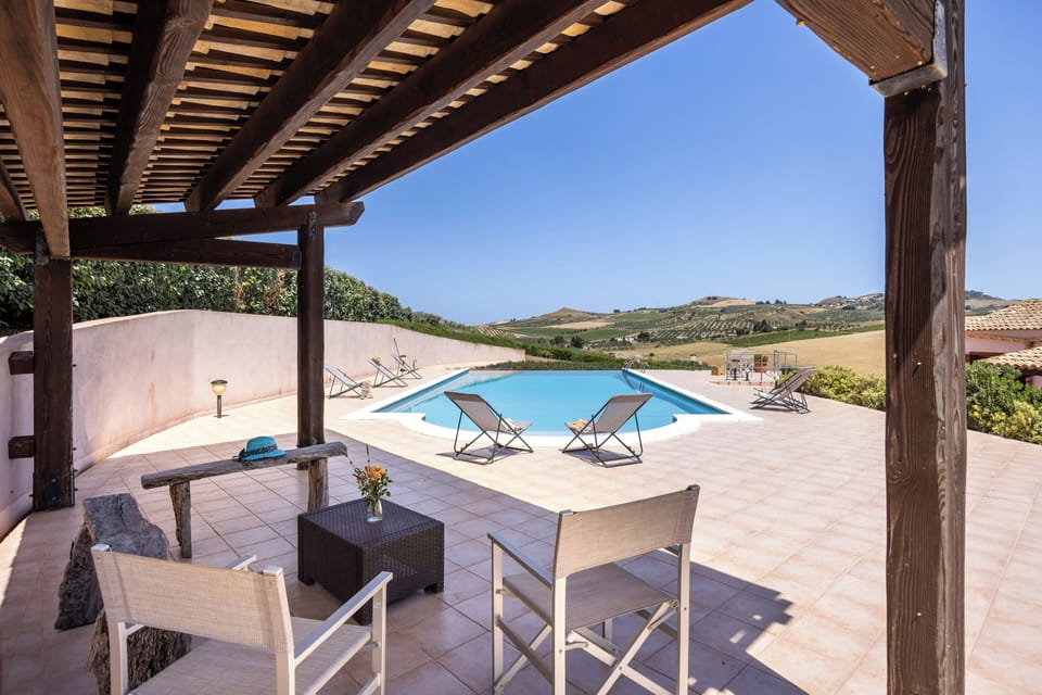 Seasonal outdoor pool, sun loungers