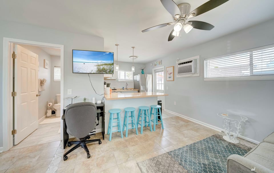 Work area and counter dining