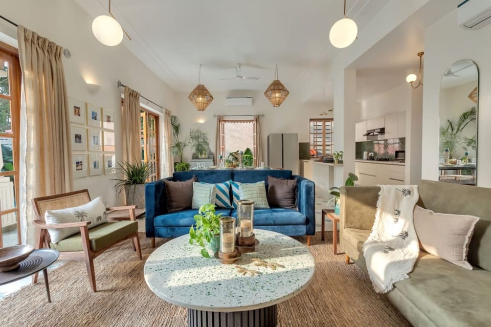House | 4 bedrooms, desk