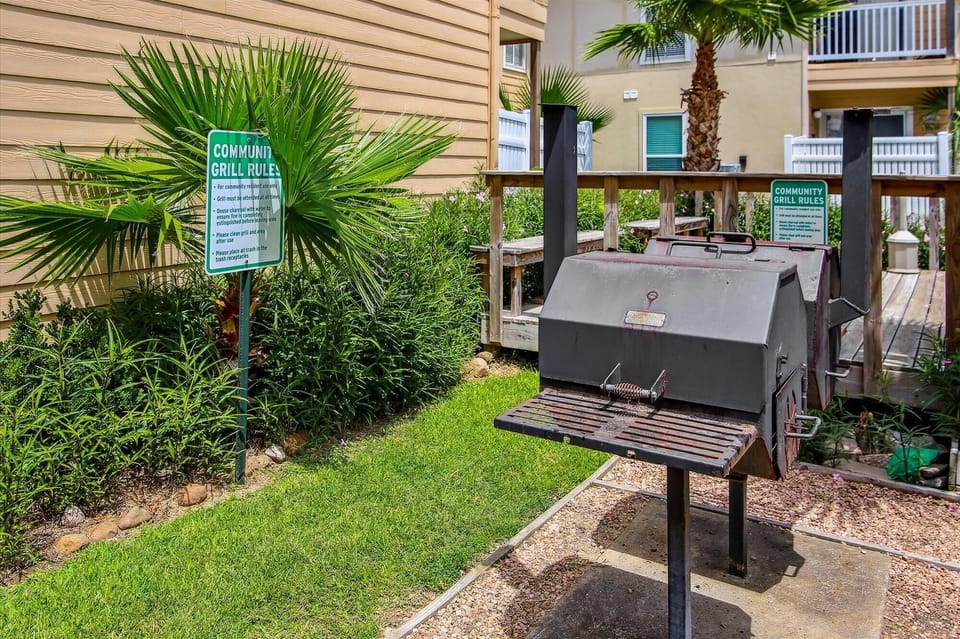 Condo (2 Bedrooms) | Property amenity