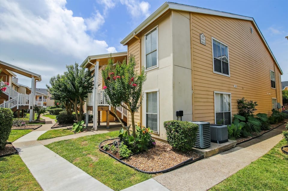 Condo (2 Bedrooms) | Property amenity