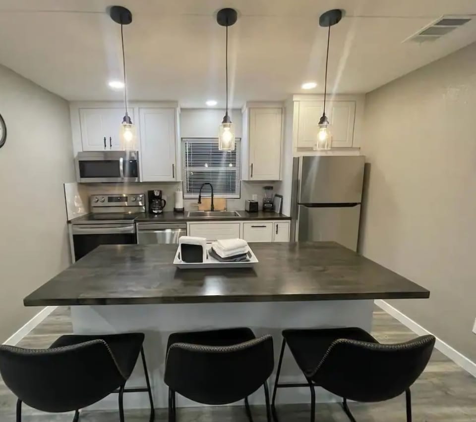 Double Room | Private kitchen | Paper towels