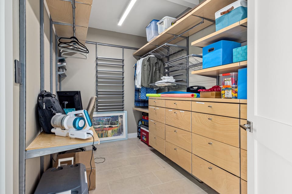 Condo (3 Bedrooms) | Property amenity