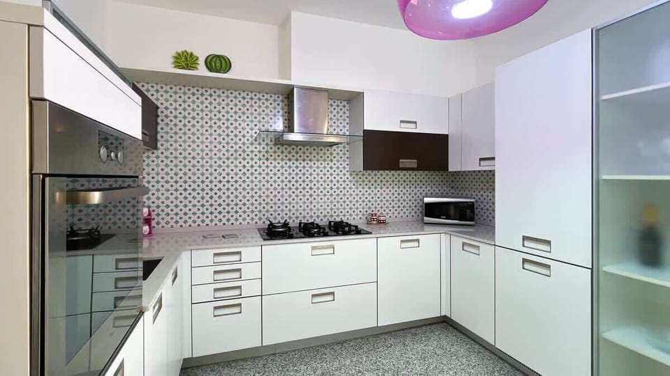Bright modern kitchen, complete with all accessories