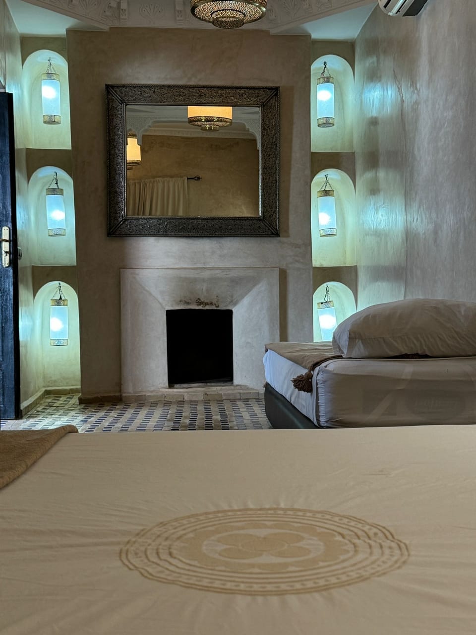 Comfort Triple Room, Multiple Beds, Non Smoking, Private Bathroom | Pillowtop beds, in-room safe, iron/ironing board, free WiFi
