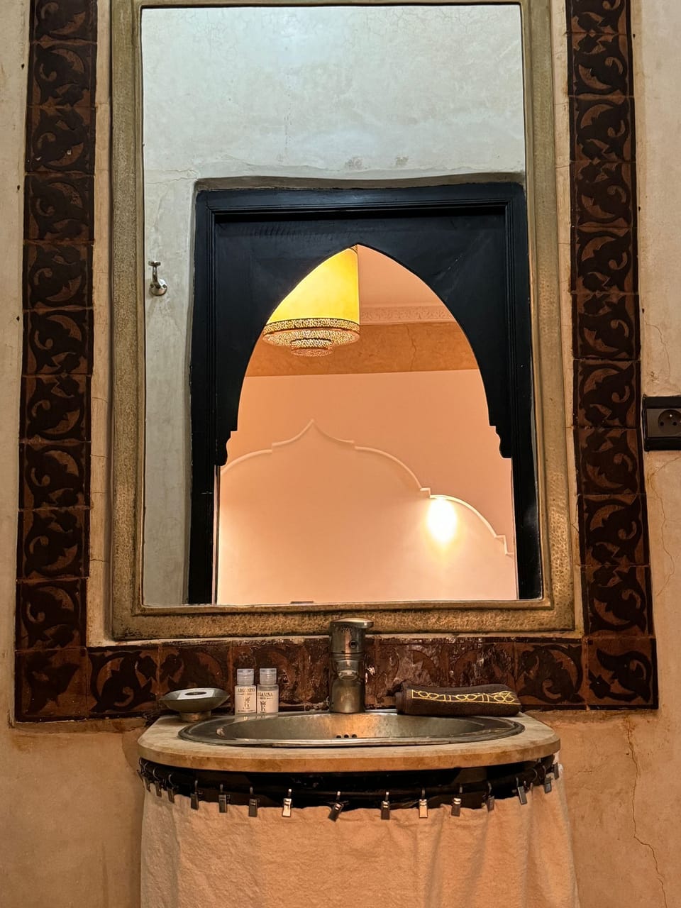 Shower, towels, soap, shampoo