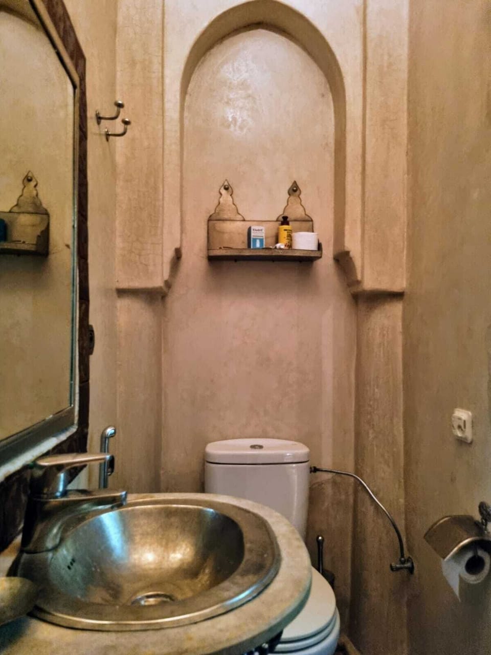 Shower, towels, soap, shampoo