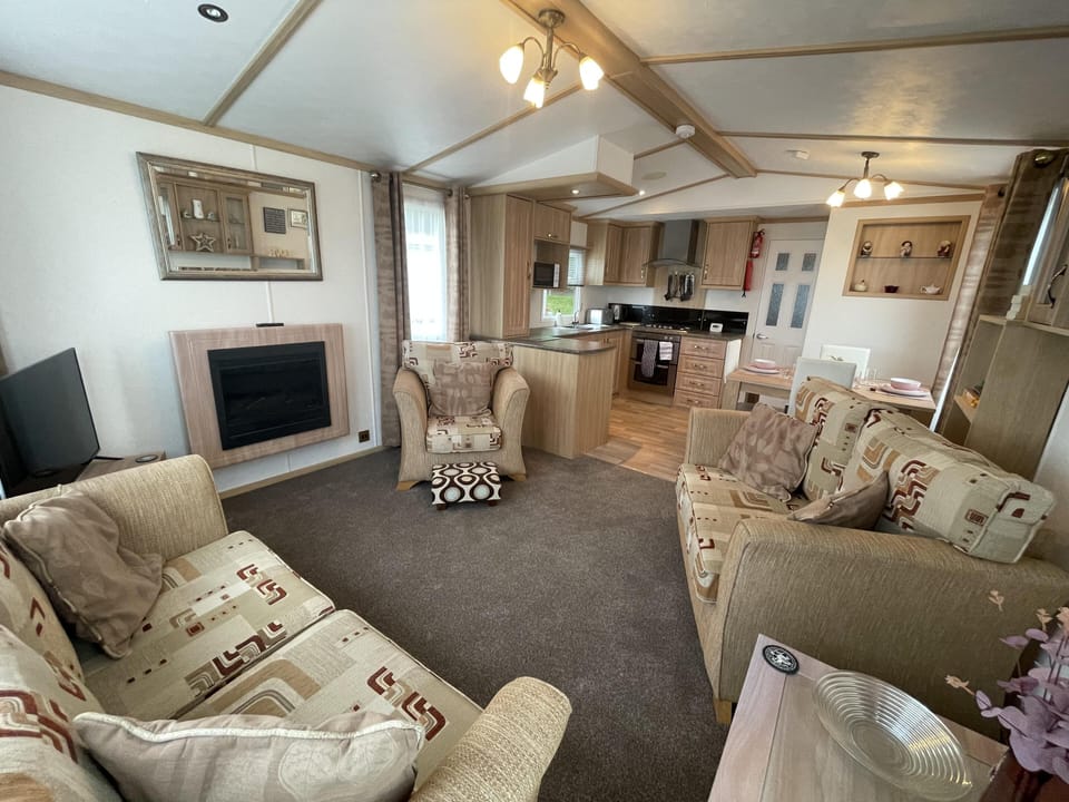 Cabin | Living area | TV, fireplace