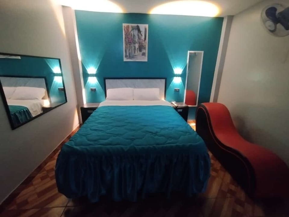 Traditional Room, 1 Double Bed, Non Smoking, Private Bathroom | Down comforters, laptop workspace, free WiFi