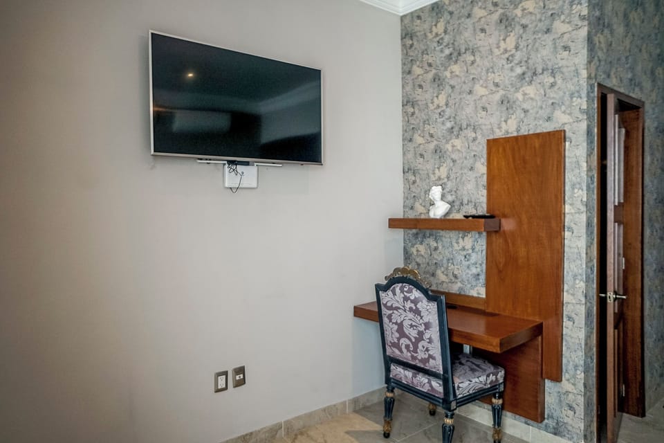 Deluxe Apartment, City View | 2 bedrooms, in-room safe, desk, blackout drapes
