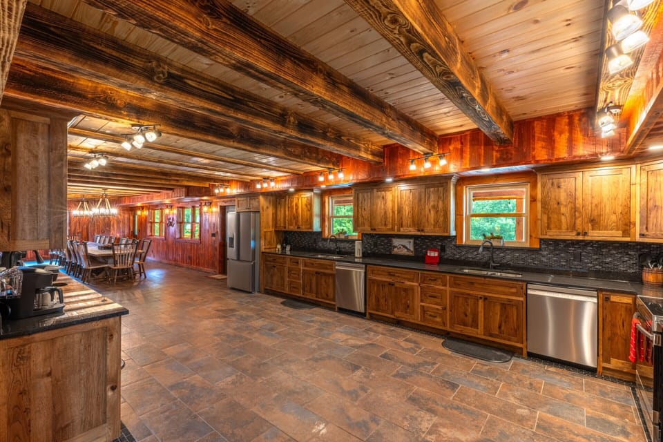 Kitchen, NE toward Dining Room - Black Eagle Lodge