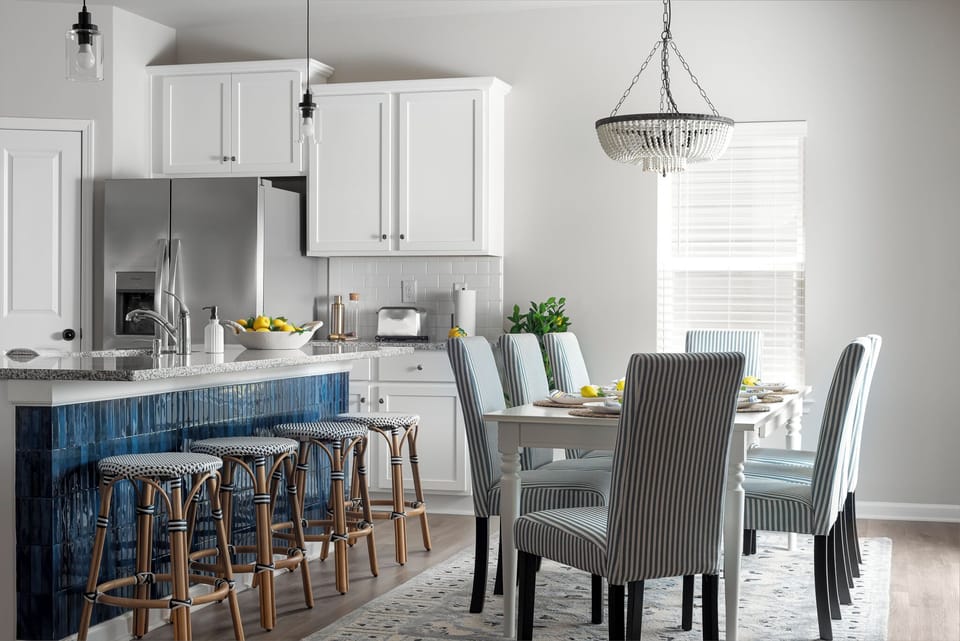 Dining area and kitchen close to each other