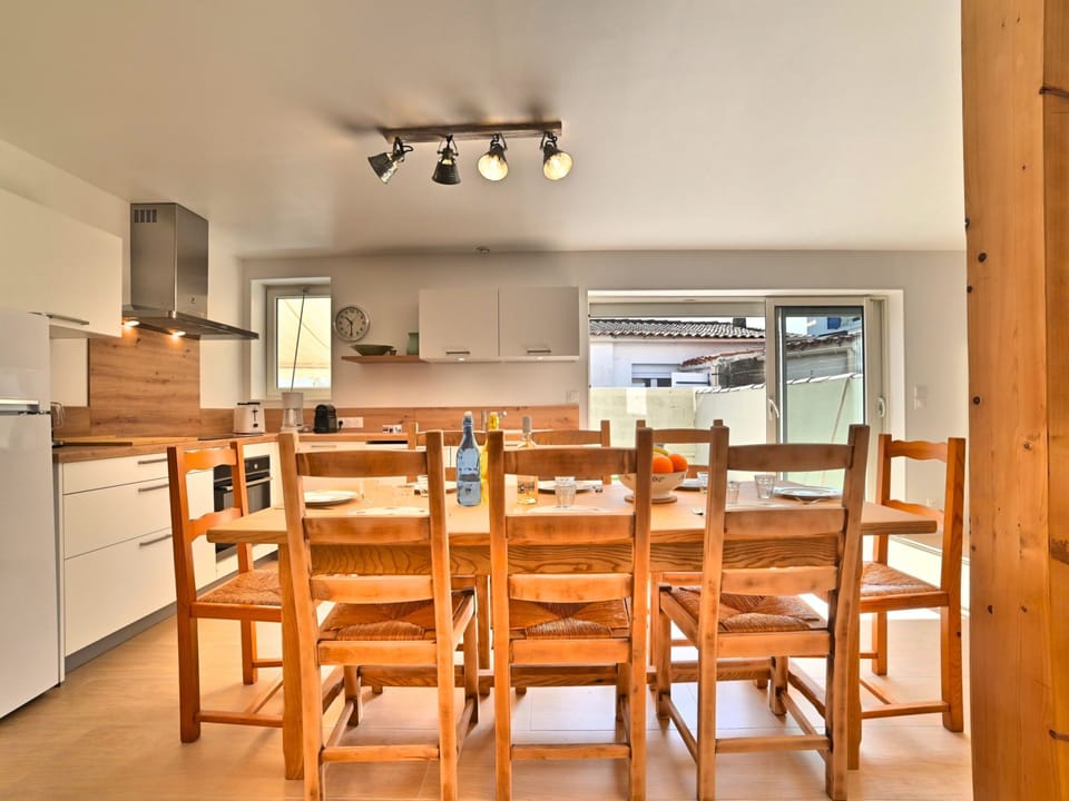 Kitchen / Dining Room