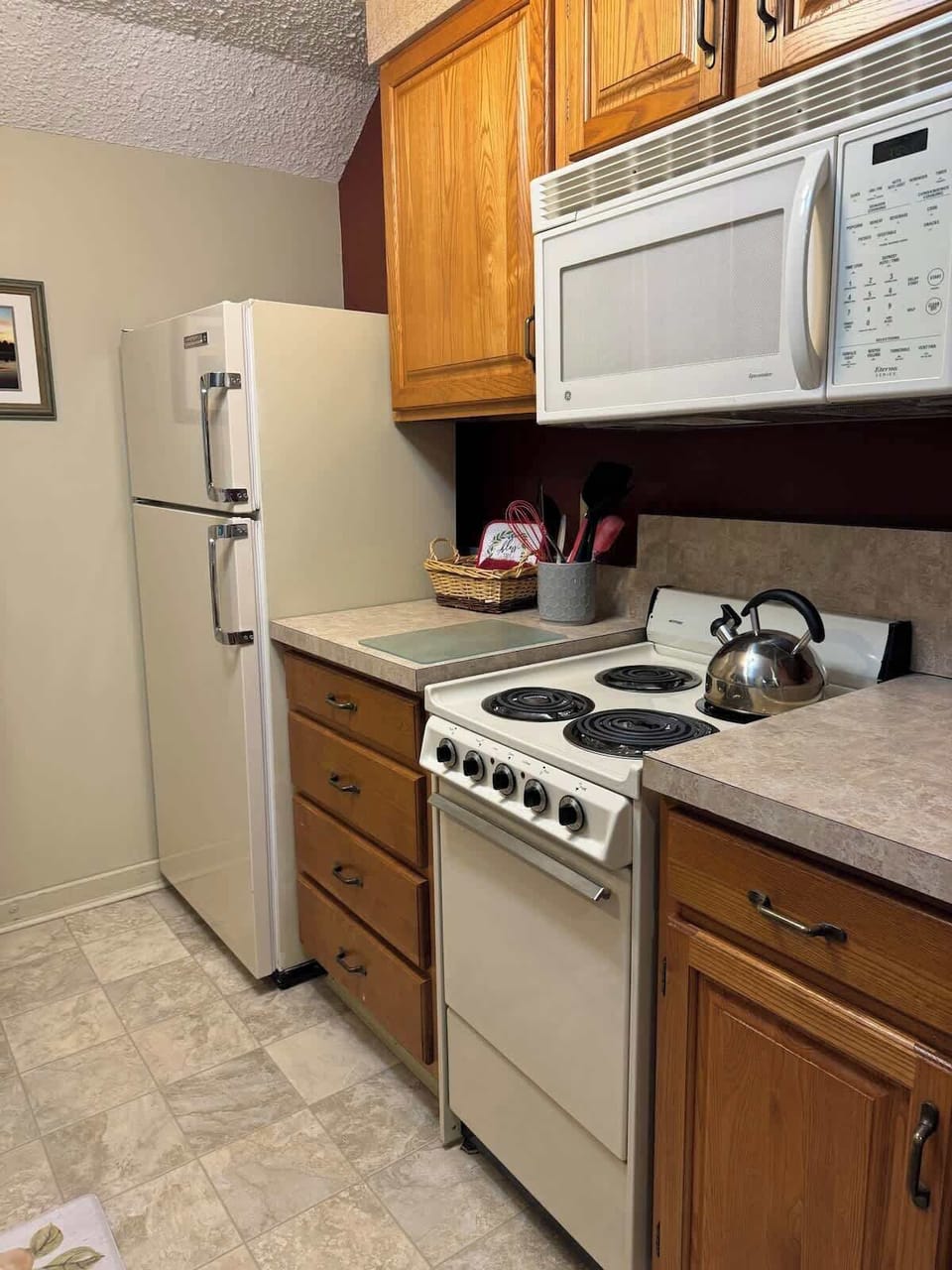 Kitchen has Stove, Microwave, Dishwasher and all essentials.