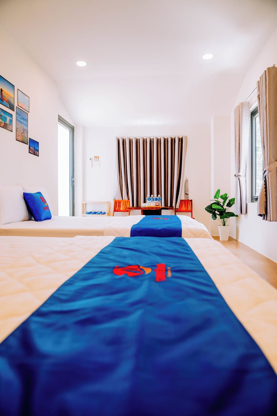 Luxury Twin Room | Desk, laptop workspace, blackout drapes, soundproofing