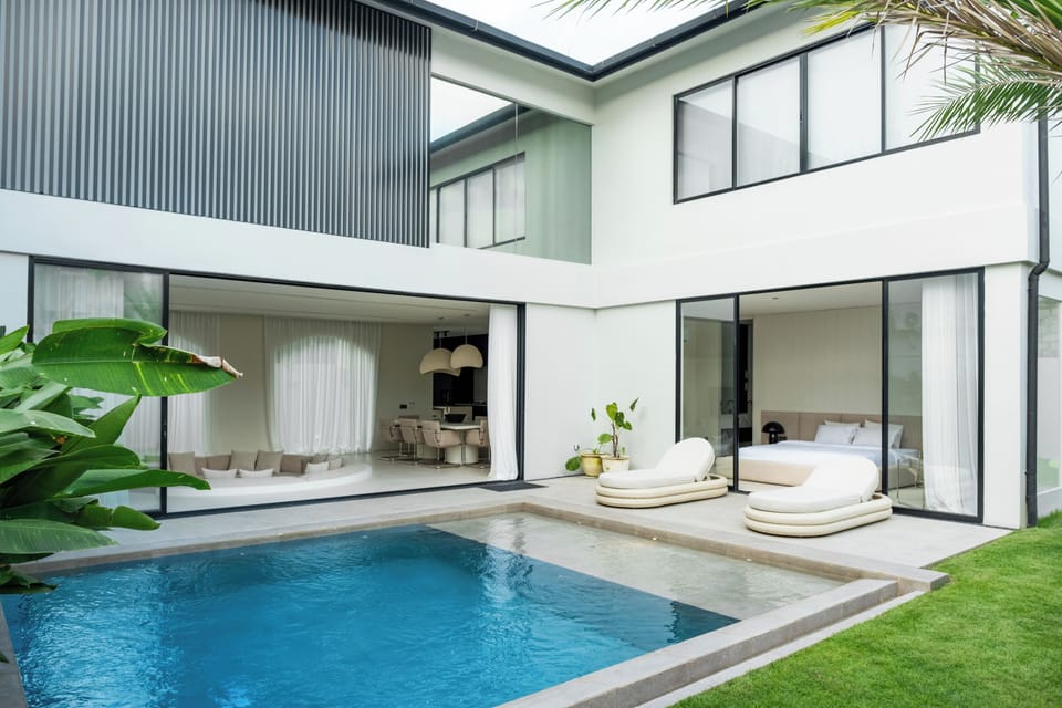 Outdoor pool, sun loungers