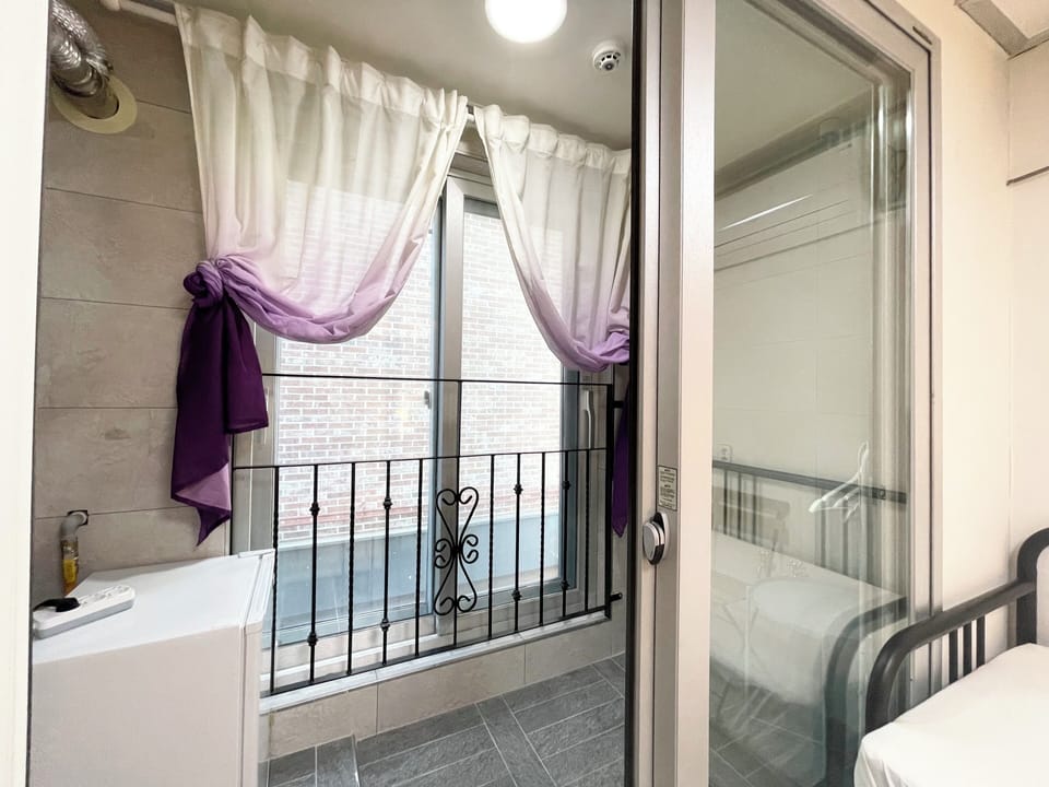 Basic Single Room, Non Smoking, Private Bathroom (Self Check-In, non-Korean nationals only) | Individually decorated, individually furnished, desk, laptop workspace
