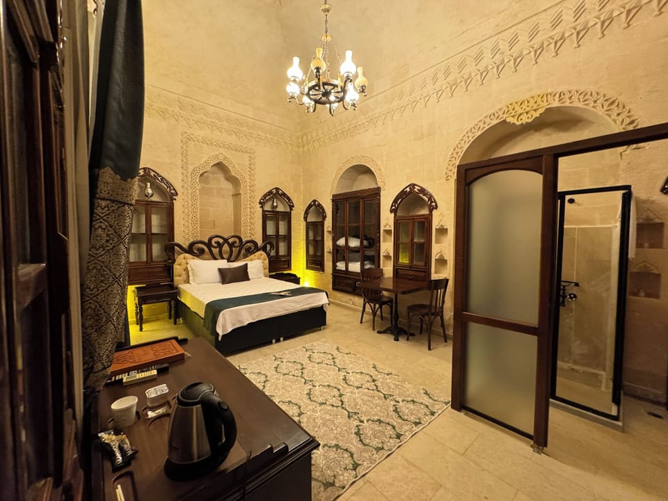 SAHMERAN ODA | In-room safe, blackout drapes, soundproofing, free WiFi