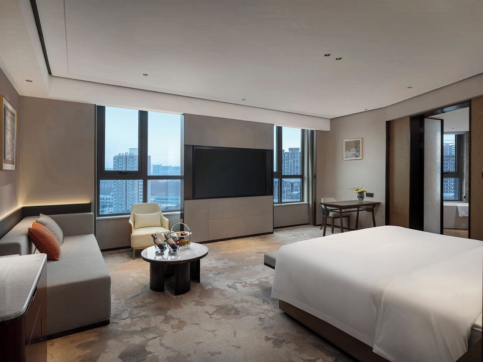 Luxury Double Room | Down comforters, in-room safe, desk, laptop workspace