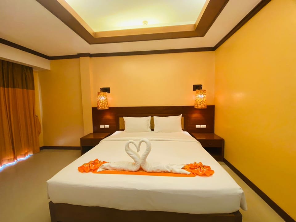 Superior Double Room | In-room safe, blackout drapes, free WiFi, bed sheets