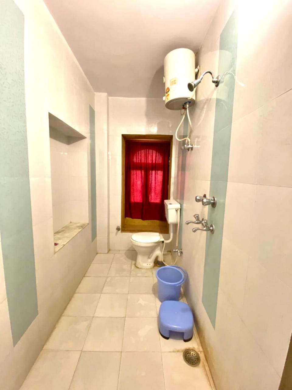 Shower, towels, soap, toilet paper