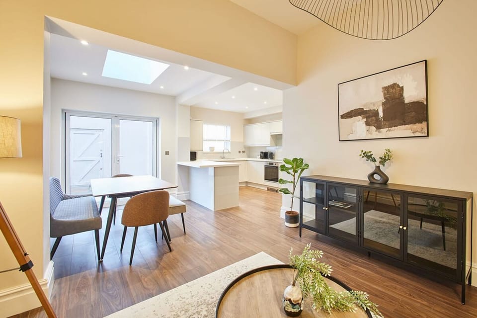House | 3 bedrooms, iron/ironing board