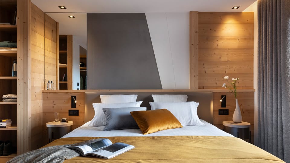 Deluxe Room, Valley View | Premium bedding, in-room safe, soundproofing, free WiFi