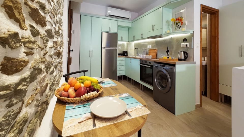 House | 2 bedrooms, desk, soundproofing
