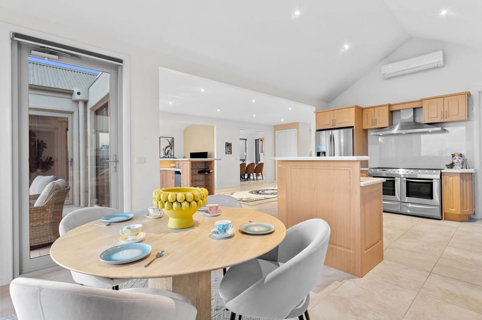 House | 4 bedrooms, high-speed internet